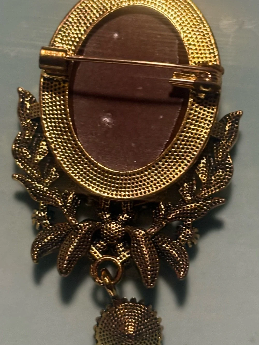 Vtg Ornate Gold Tone Left-Facing Lady Portrait Cameo Statement Dangle Brooch Pin